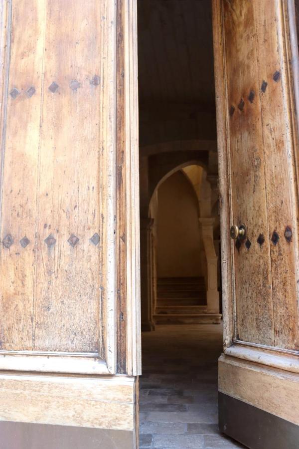 Uzes, Au Coeur Du Centre Medieval La Boussole D'Uzes, Appartement De Caractere Du XVII -Eme Siecle ภายนอก รูปภาพ